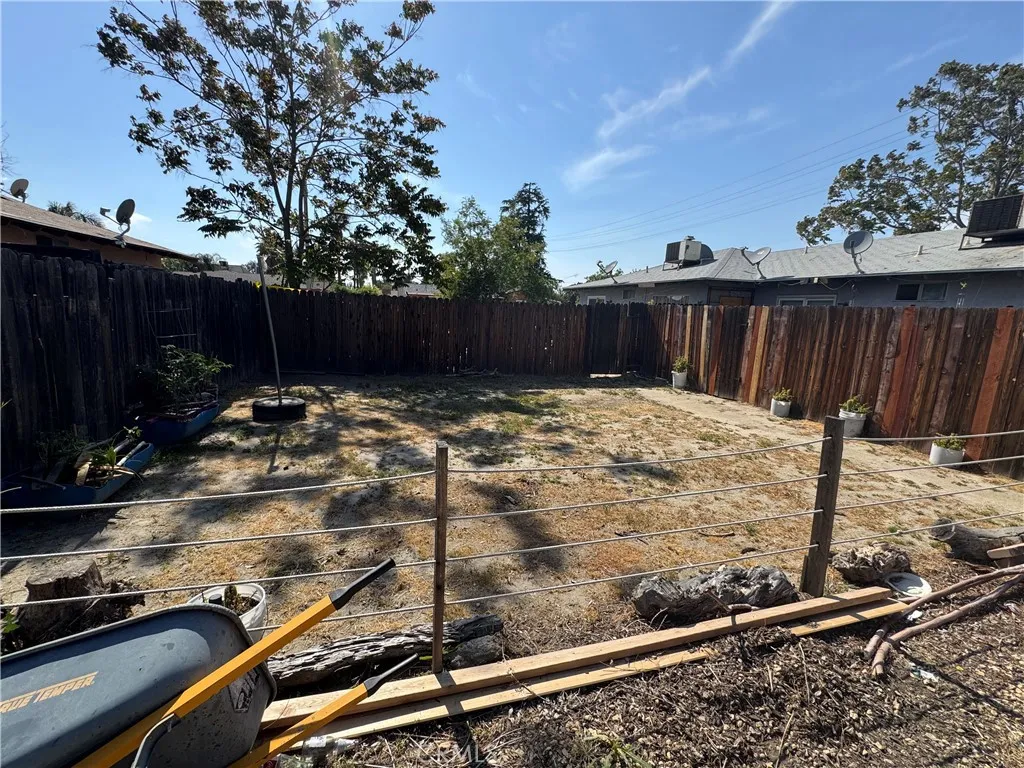 651 W Devonshire Avenue, Hemet, California 92543 home-pic-4