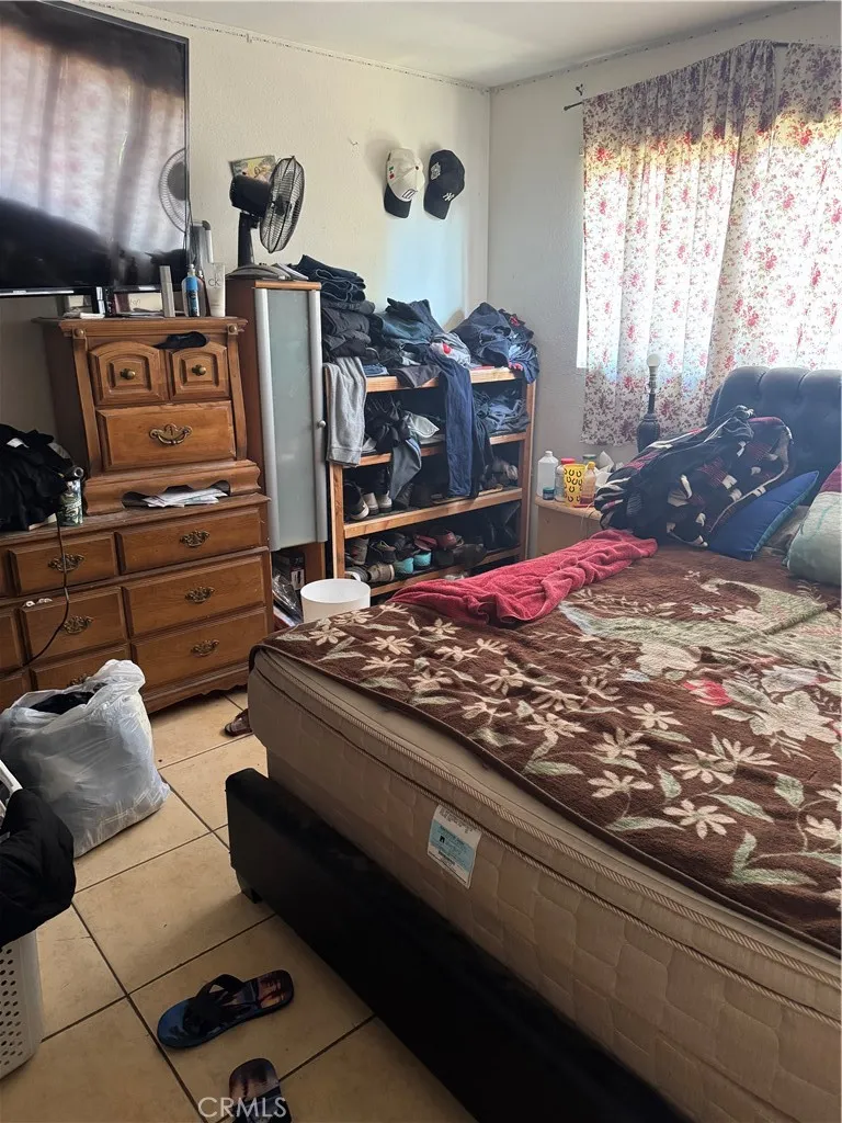 651 W Devonshire Avenue, Hemet, California 92543 home-pic-51