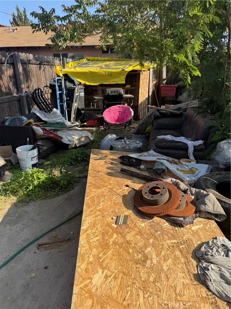 651 W Devonshire Avenue, Hemet, California 92543 home-pic-56