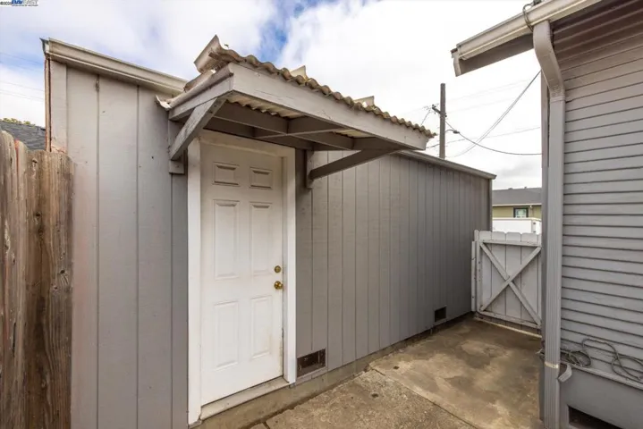 10109 Plymouth St, Oakland, California 94603