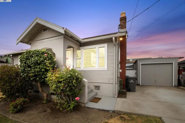 10109 Plymouth St, Oakland, California 94603