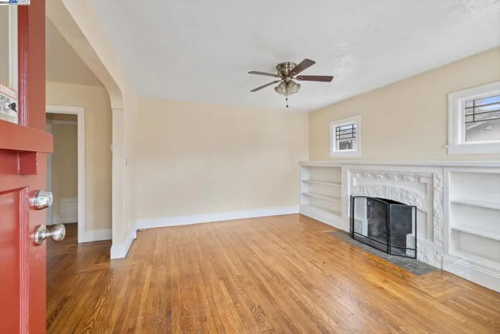 10109 Plymouth St, Oakland, California 94603