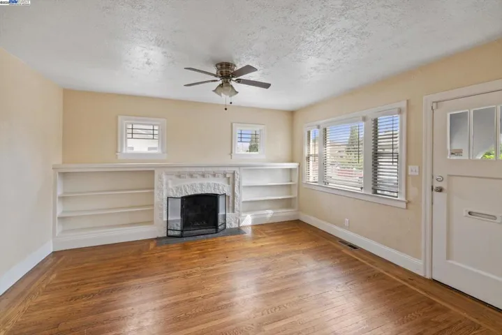 10109 Plymouth St, Oakland, California 94603