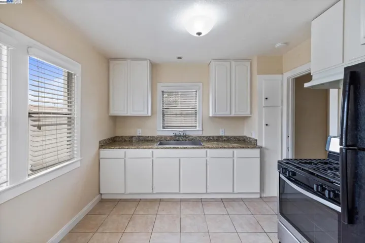 10109 Plymouth St, Oakland, California 94603