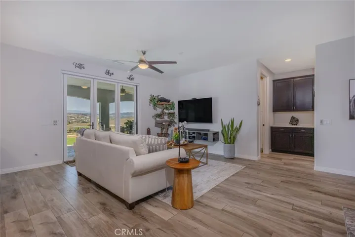 38550 Crossover Road, Temecula, California 92592