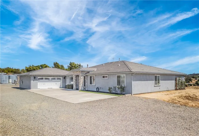 38550 Crossover Road, Temecula, California 92592