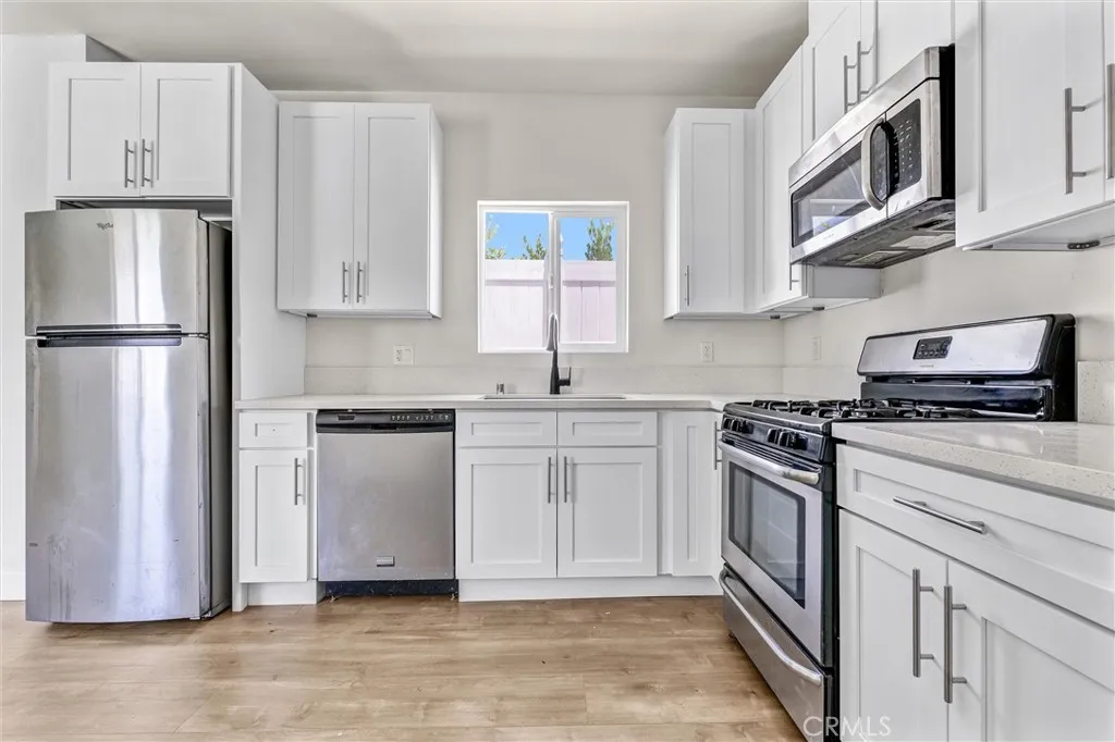 6338 Wilbur Avenue, Tarzana, California 91335, 2 Bedrooms Bedrooms, ,2 BathroomsBathrooms,Residential Lease,For Rent,Wilbur,BB25188820