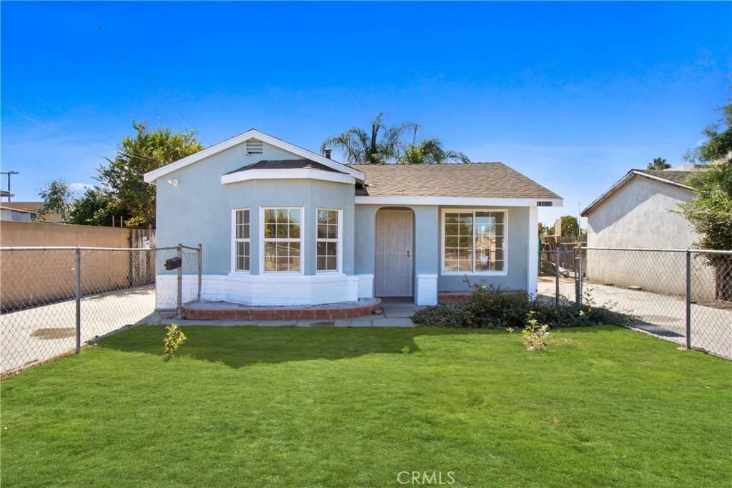 11648 208th Street, Lakewood, California 90715, 2 Bedrooms Bedrooms, ,1 BathroomBathrooms,Residential Lease,For Rent,208th,PW25187200