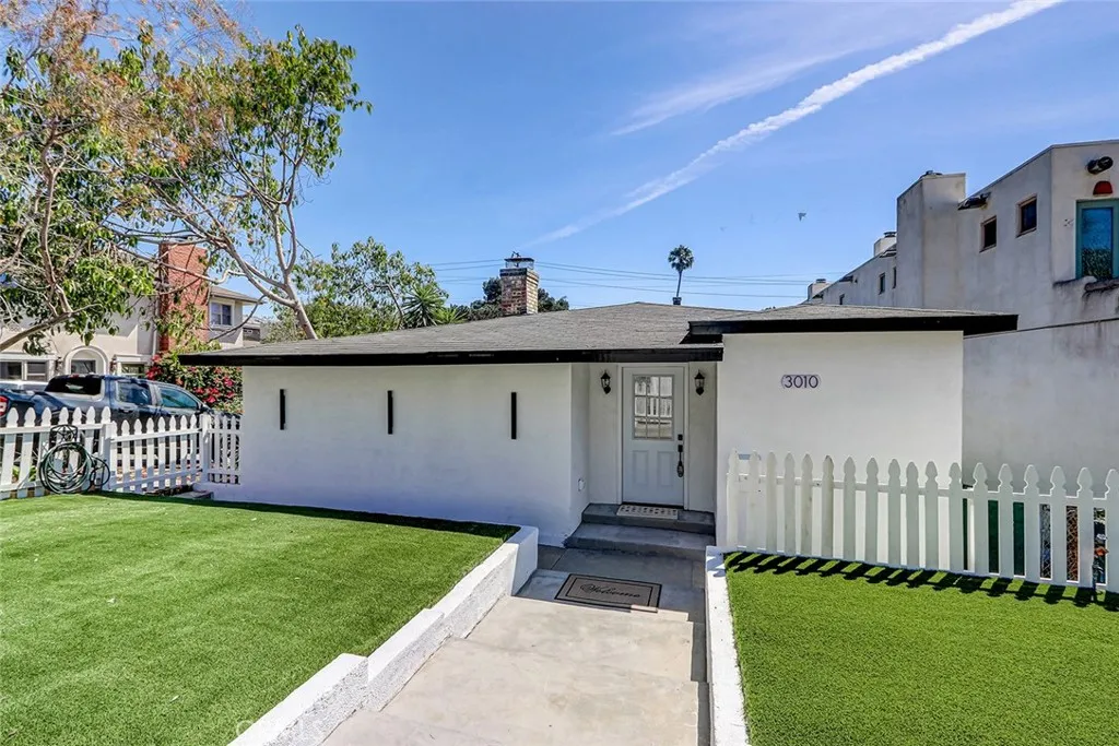 3010 Laurel Avenue, Manhattan Beach, California 90266, 4 Bedrooms Bedrooms, ,2 BathroomsBathrooms,Residential Lease,For Rent,Laurel,SB25188163