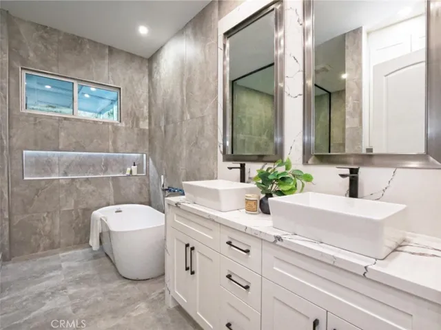 5 Cayuse Lane, Rancho Palos Verdes, California 90275