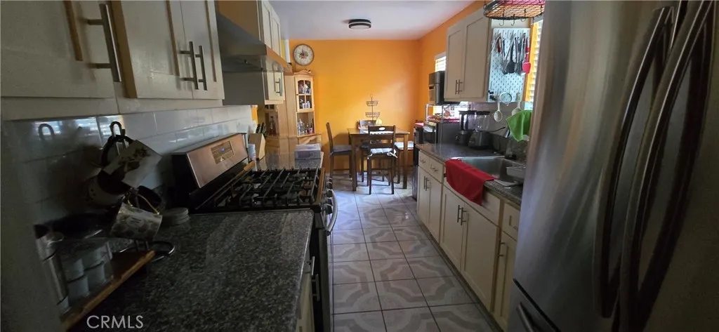 2459 E 111th Street, Los Angeles, California 90059 home-pic-30