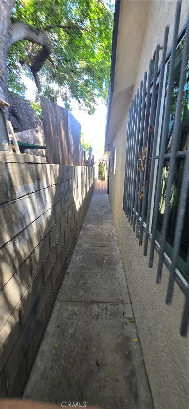 2459 E 111th Street, Los Angeles, California 90059 home-pic-6