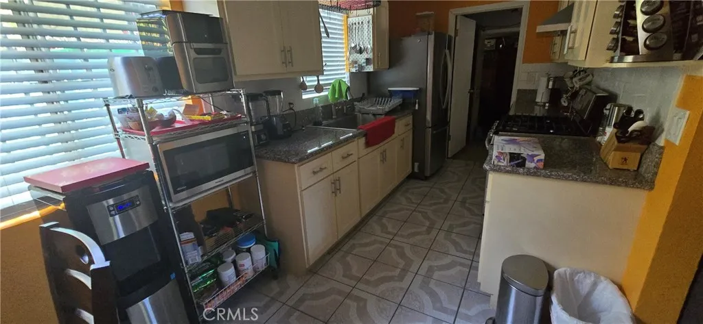 2459 E 111th Street, Los Angeles, California 90059 home-pic-26