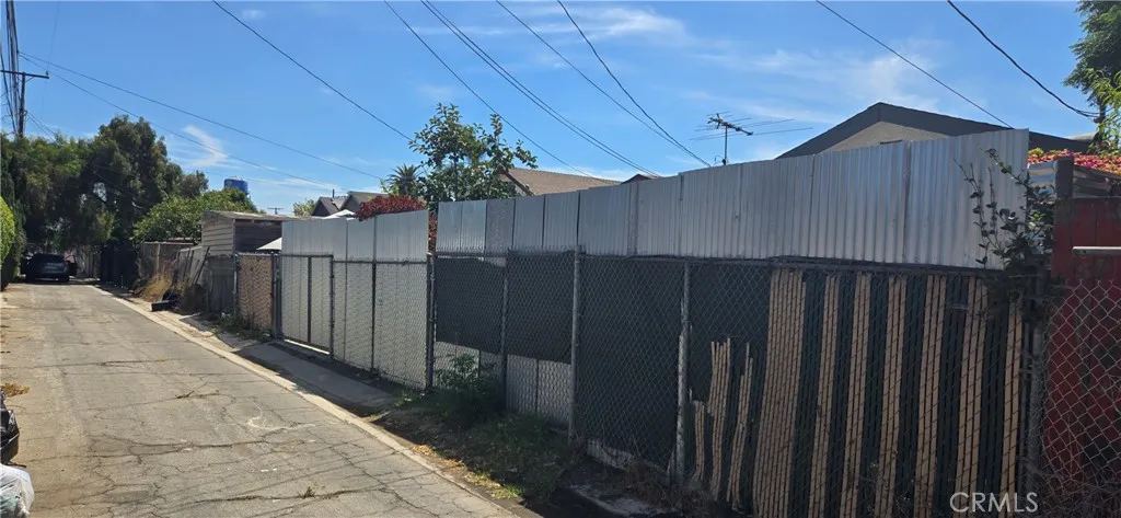 2459 E 111th Street, Los Angeles, California 90059 home-pic-21