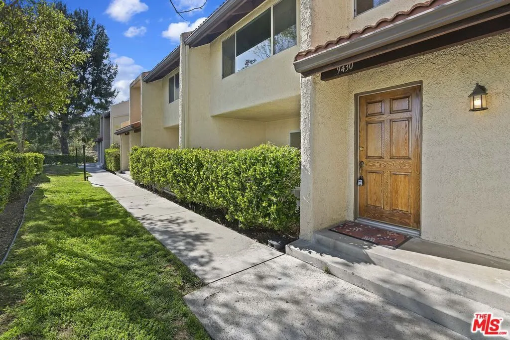 9430 Via Patricia, Burbank, California 91504, 4 Bedrooms Bedrooms, ,3 BathroomsBathrooms,Residential Lease,For Rent,Via Patricia,25580361