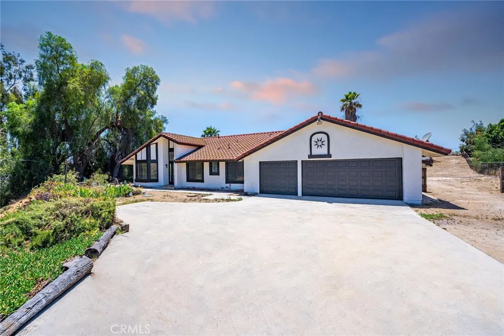 18085 Golden Leaf Lane, Woodcrest, California 92504 home-pic-0