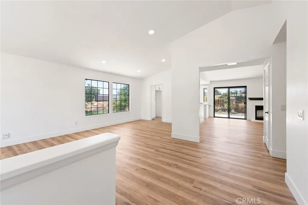 18085 Golden Leaf Lane, Woodcrest, California 92504 home-pic-5