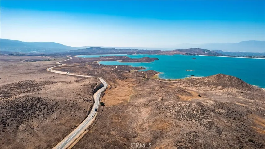 Minutes from Lake Matthew.