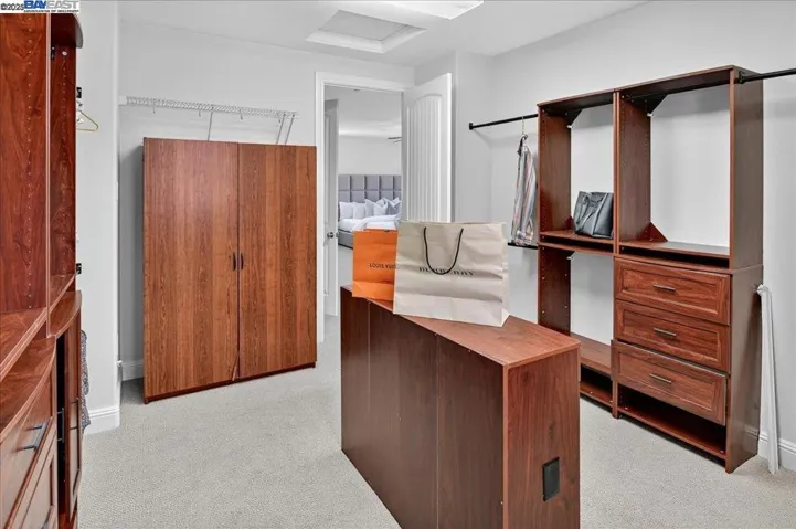 Walk-in Closet