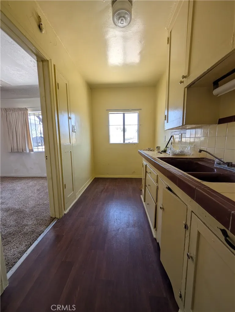 2235 Hauser Boulevard, Los Angeles, California 90016 home-pic-12