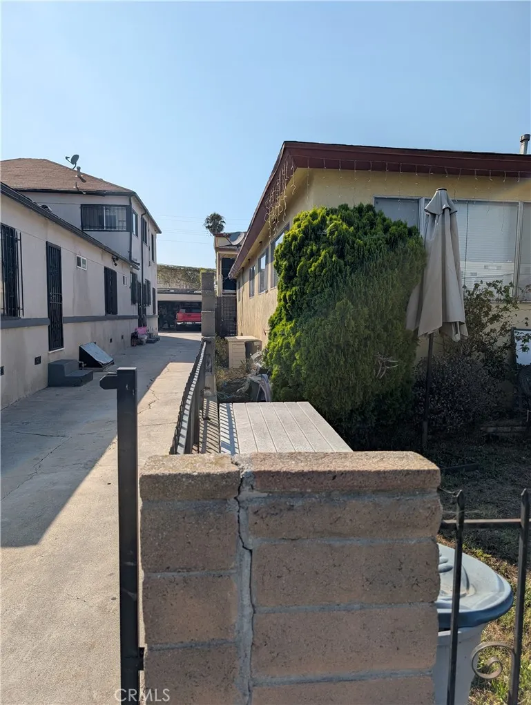 2235 Hauser Boulevard, Los Angeles, California 90016 home-pic-9