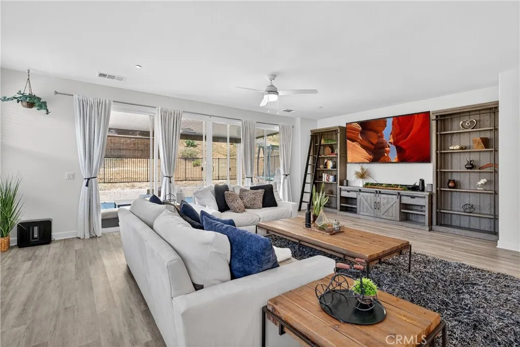 3021 Jicarilla Drive, Fallbrook, California 92028 home-pic-3