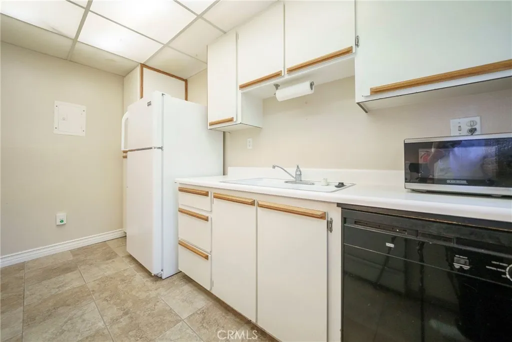 2255 Cahuilla Street 32, Colton, California 92324 home-pic-16