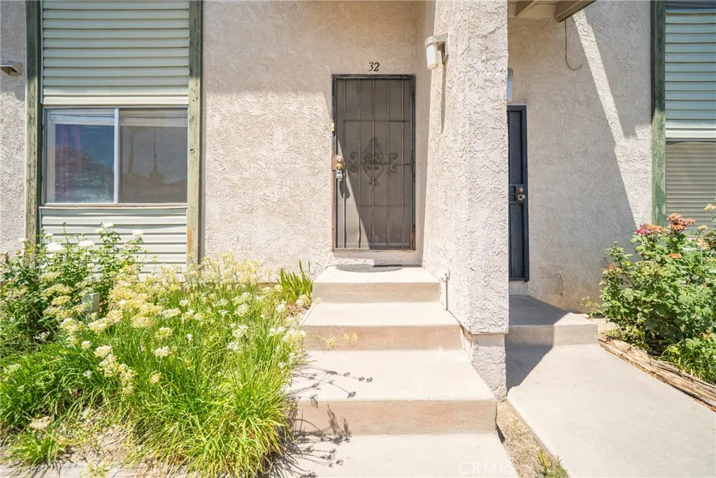 2255 Cahuilla Street 32, Colton, California 92324 home-pic-3