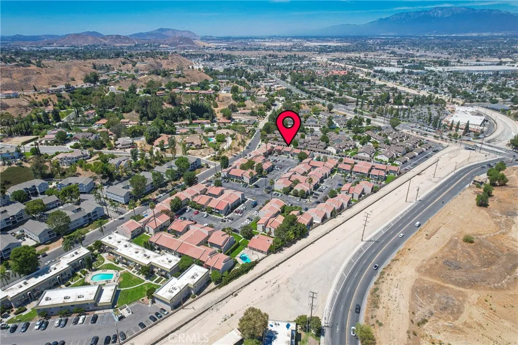 2255 Cahuilla Street 32, Colton, California 92324 home-pic-32