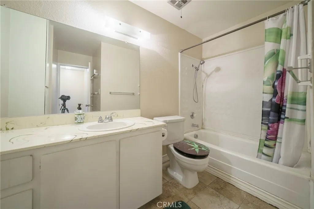 2255 Cahuilla Street 32, Colton, California 92324 home-pic-25