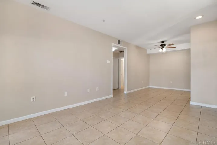 18614 Caminito Cantilena 324, San Diego, California 92128