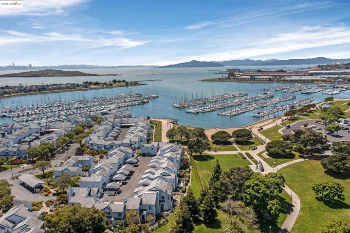 408 Commodore Dr, Richmond, California 94804