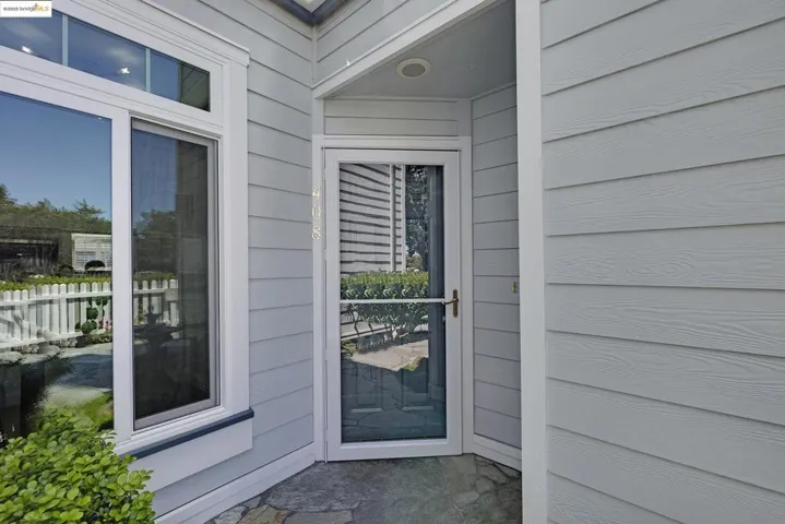 408 Commodore Dr, Richmond, California 94804