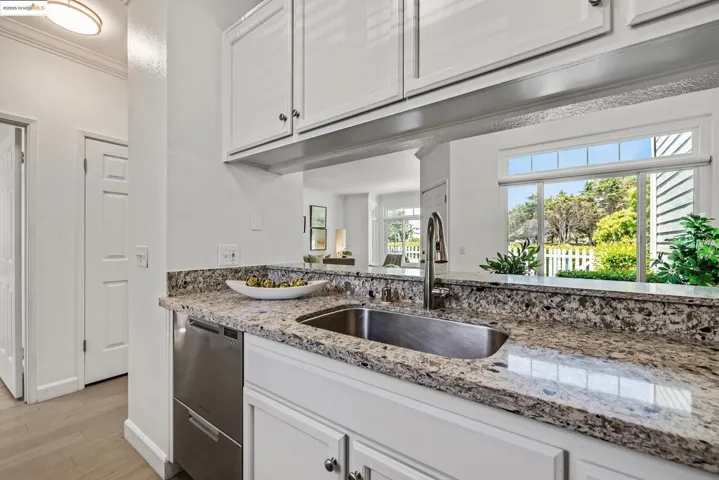 408 Commodore Dr, Richmond, California 94804