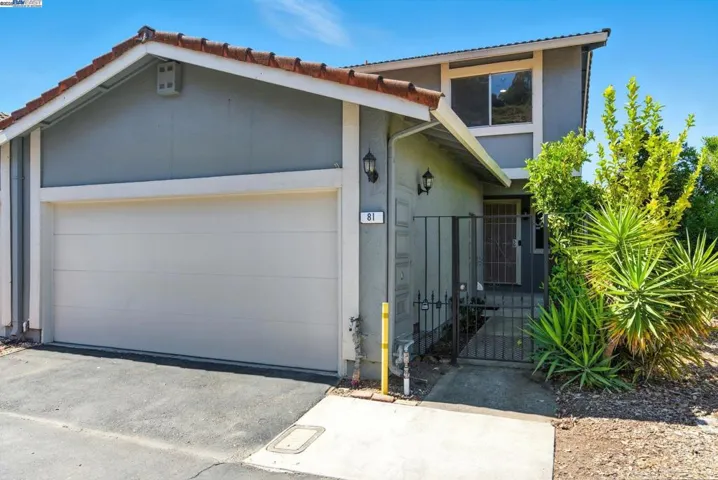 81 Mountain Valley St, Oakland, California 94605