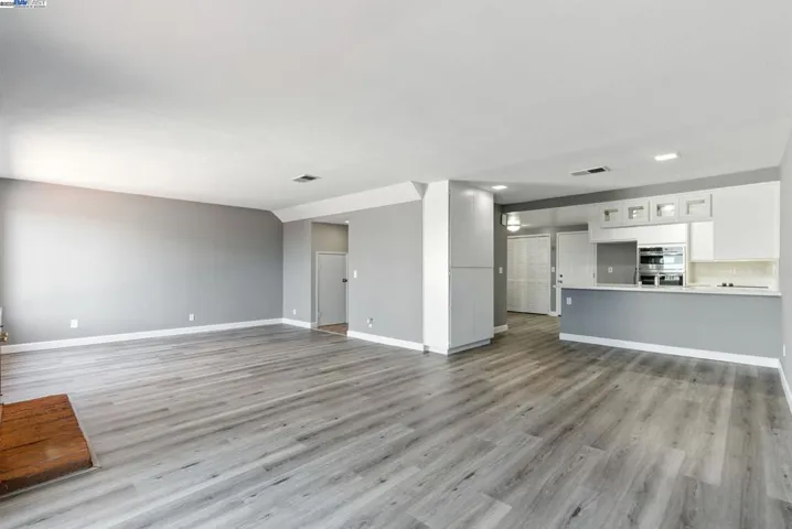 81 Mountain Valley St, Oakland, California 94605