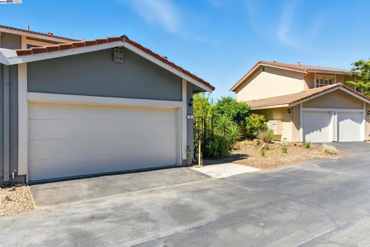 81 Mountain Valley St, Oakland, California 94605