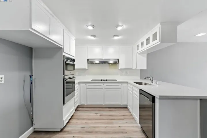 81 Mountain Valley St, Oakland, California 94605