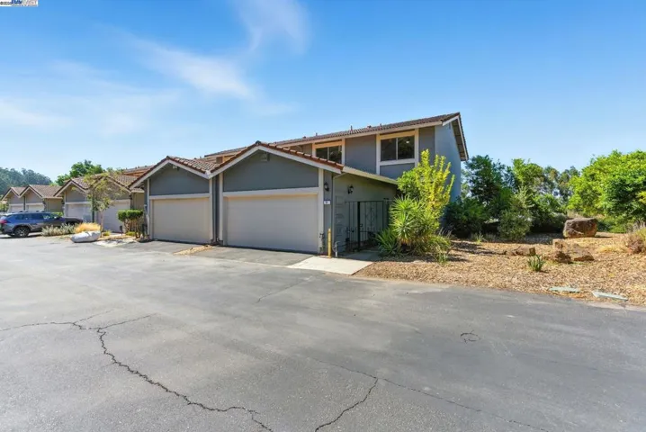 81 Mountain Valley St, Oakland, California 94605