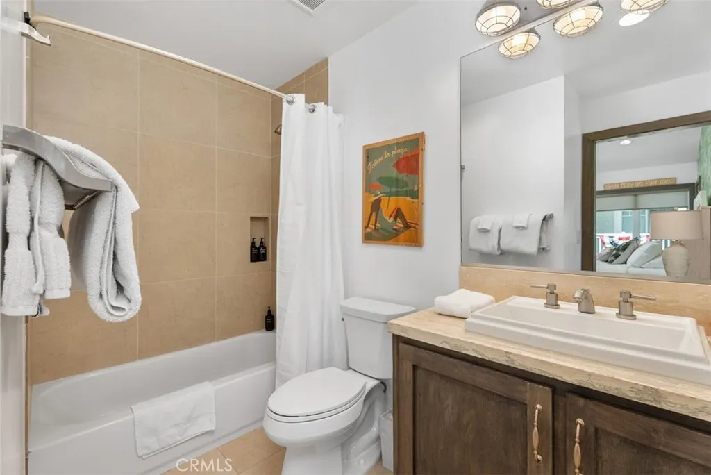 200 E Balboa Boulevard, Newport Beach, California 92661 home-pic-16