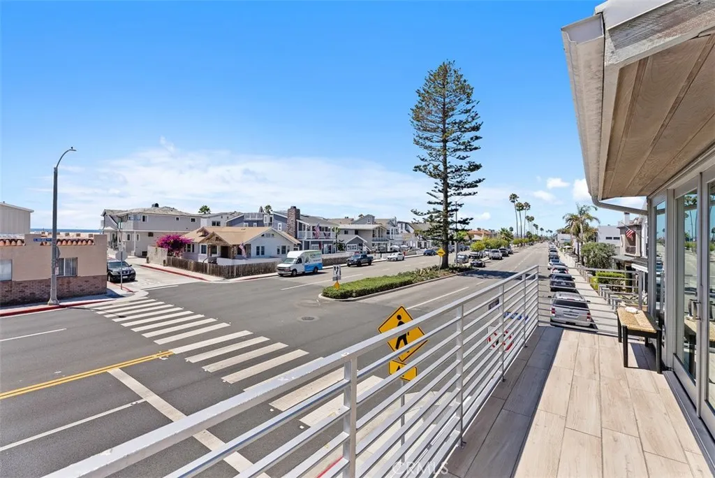 200 E Balboa Boulevard, Newport Beach, California 92661 home-pic-24