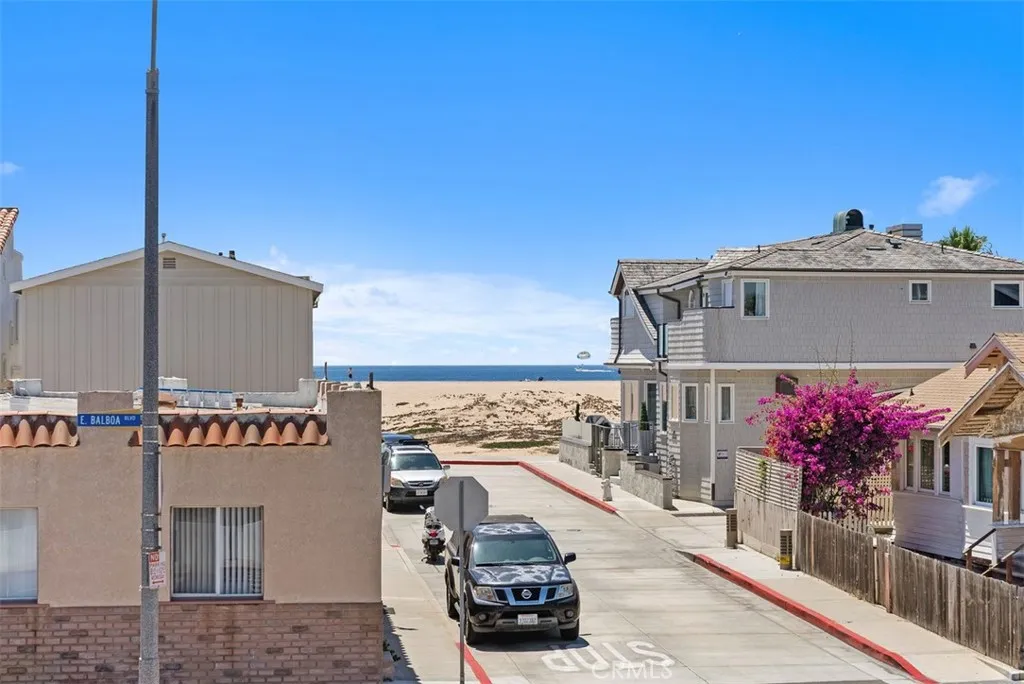 200 E Balboa Boulevard, Newport Beach, California 92661 home-pic-25