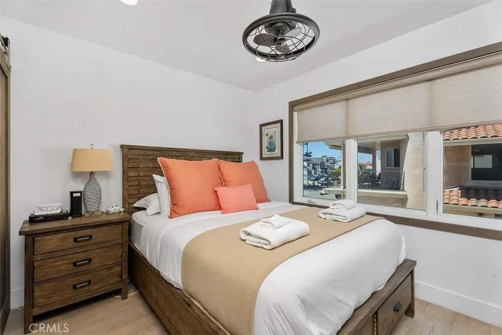 200 E Balboa Boulevard, Newport Beach, California 92661 home-pic-14