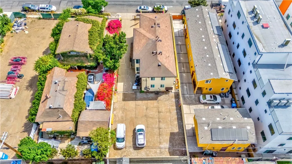 1349 W 35th Place, Los Angeles, California 90007 home-pic-27