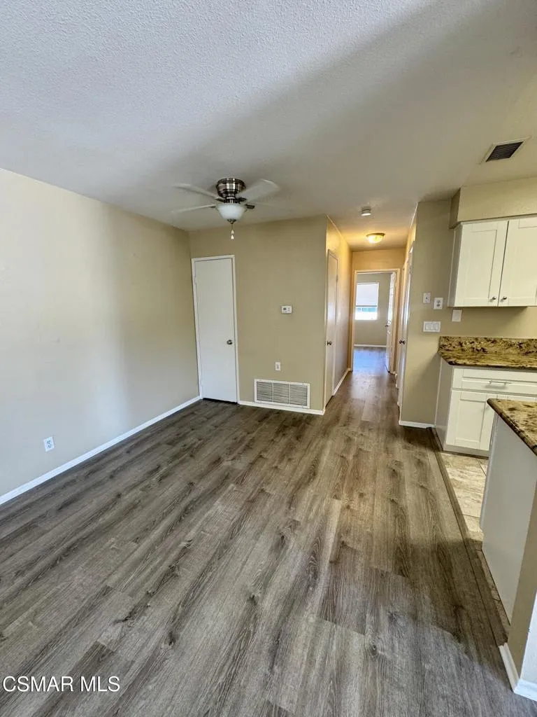 2014 Avenida Placida 4, Simi Valley, California 93063 home-pic-3