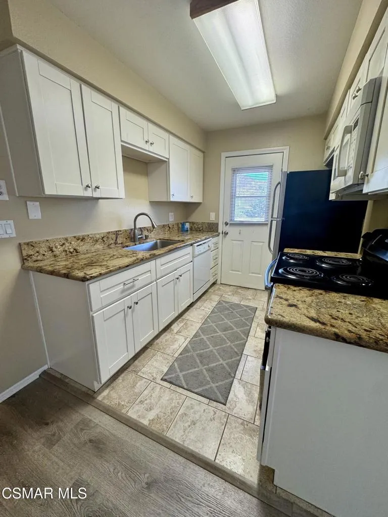 2014 Avenida Placida 4, Simi Valley, California 93063 home-pic-4