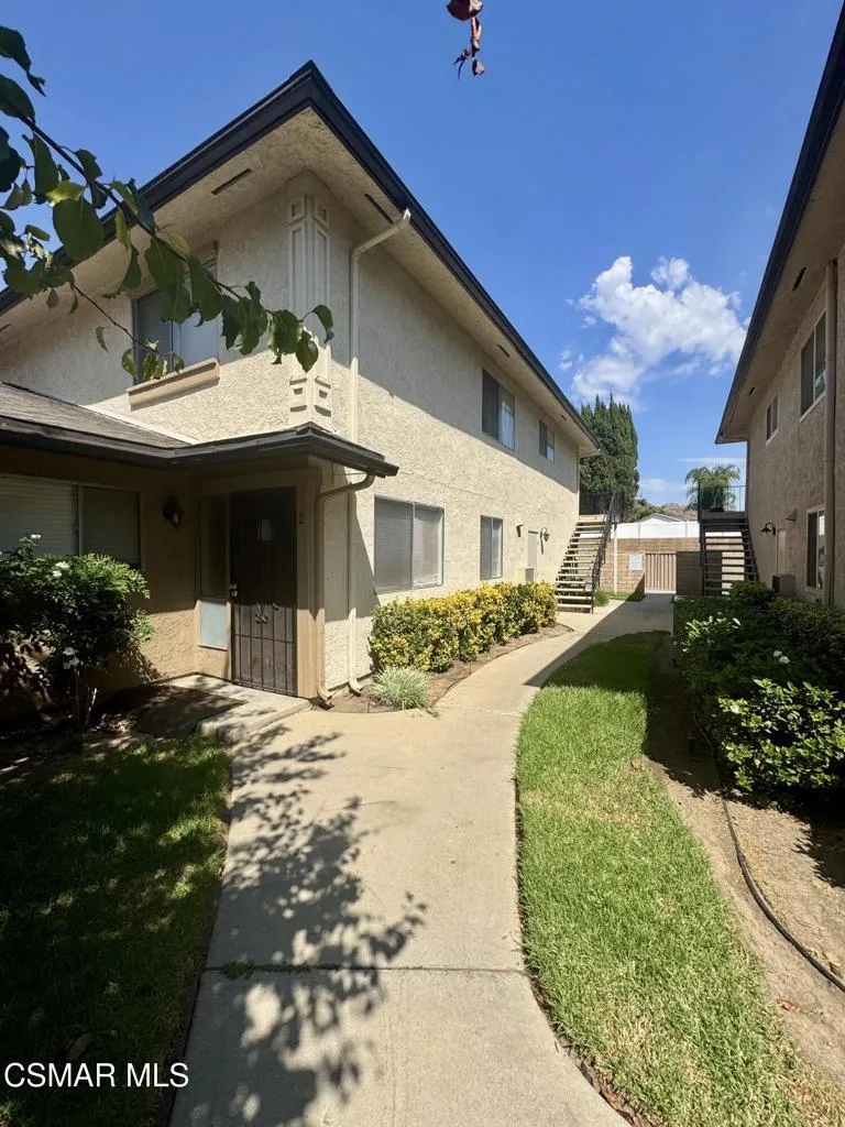 2014 Avenida Placida 4, Simi Valley, California 93063 home-pic-1