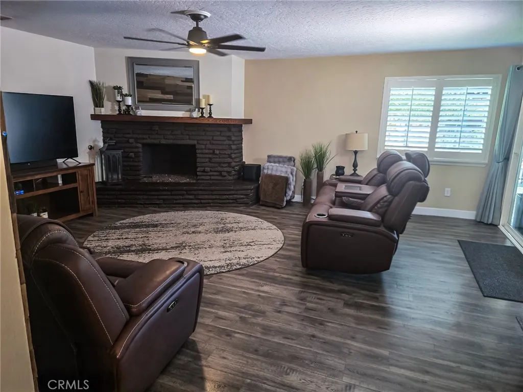 16027 Mandan Road, Apple Valley, California 92307 home-pic-6