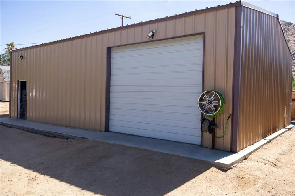 16027 Mandan Road, Apple Valley, California 92307 home-pic-26