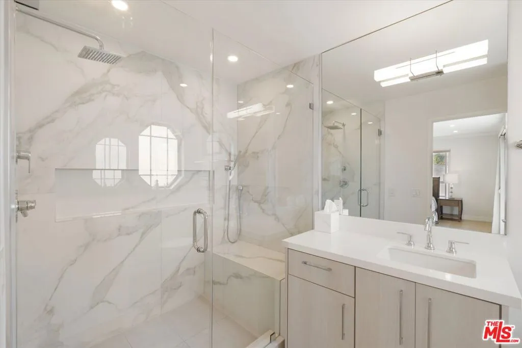 737 Pier Avenue 1, Santa Monica, California 90405 home-pic-33